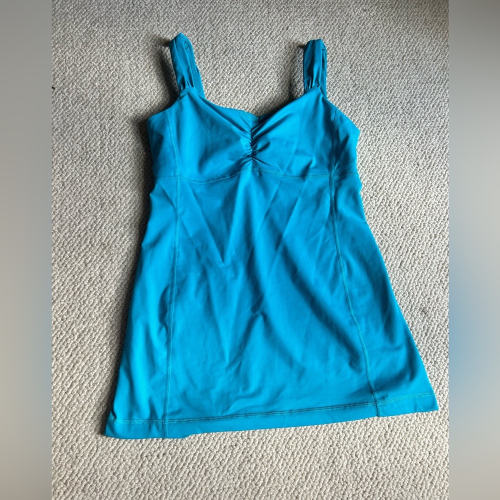 blue lululemon tank
size 8